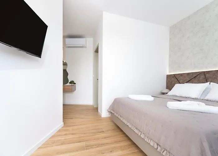 빌라 Mirakul, New Modern With Swimming Pool, Close To The Beach, Children Playroom, Quiet Area- By Traveler Tourist Agency Krk - Id 2680