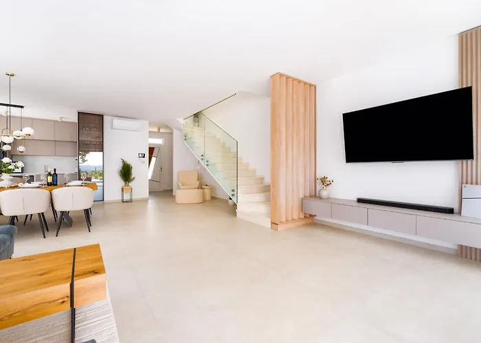 빌라 Mirakul, New Modern With Swimming Pool, Close To The Beach, Children Playroom, Quiet Area- By Traveler Tourist Agency Krk - Id 2680 오미살즈