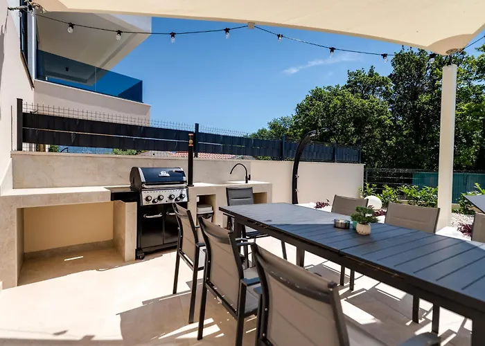 빌라 Mirakul, New Modern With Swimming Pool, Close To The Beach, Children Playroom, Quiet Area- By Traveler Tourist Agency Krk - Id 2680 오미살즈