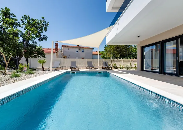 Mirakul, New Modern With Swimming Pool, Close To The Beach, Children Playroom, Quiet Area- By Traveler Tourist Agency Krk - Id 2680 빌라 오미살즈