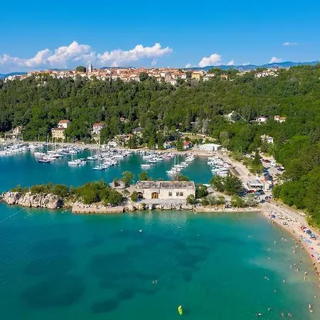 Mirakul, New Modern With Swimming Pool, Close To The Beach, Children Playroom, Quiet Area- By Traveler Tourist Agency Krk - Id 2680 Omišalj