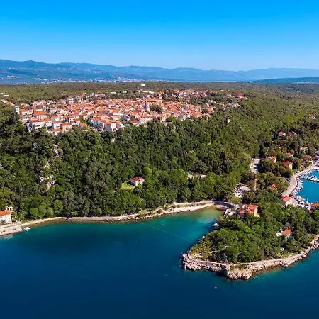 Mirakul, New Modern With Swimming Pool, Close To The Beach, Children Playroom, Quiet Area- By Traveler Tourist Agency Krk - Id 2680