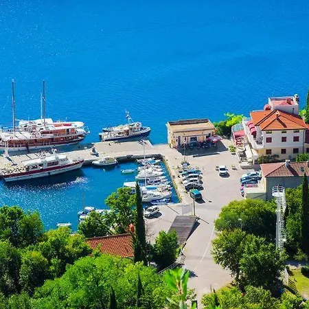 Mirakul, New Modern With Swimming Pool, Close To The Beach, Children Playroom, Quiet Area- By Traveler Tourist Agency Krk - Id 2680 *