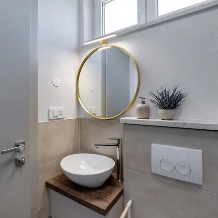 빌라 Mirakul, New Modern With Swimming Pool, Close To The Beach, Children Playroom, Quiet Area- By Traveler Tourist Agency Krk - Id 2680