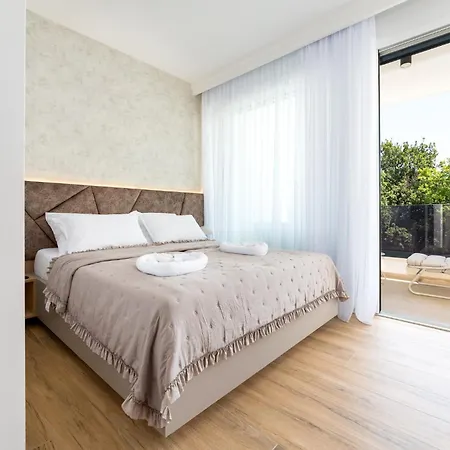Mirakul, New Modern With Swimming Pool, Close To The Beach, Children Playroom, Quiet Area- By Traveler Tourist Agency Krk - Id 2680 Villa