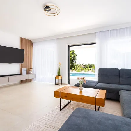 Mirakul, New Modern With Swimming Pool, Close To The Beach, Children Playroom, Quiet Area- By Traveler Tourist Agency Krk - Id 2680 Villa *