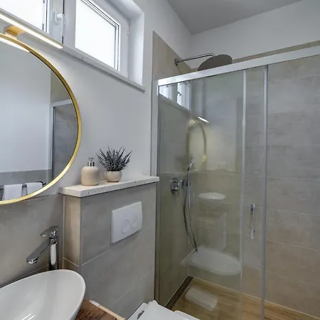 Mirakul, New Modern With Swimming Pool, Close To The Beach, Children Playroom, Quiet Area- By Traveler Tourist Agency Krk - Id 2680 오미살즈