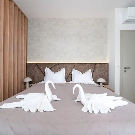 Mirakul, New Modern With Swimming Pool, Close To The Beach, Children Playroom, Quiet Area- By Traveler Tourist Agency Krk - Id 2680 * 오미살즈