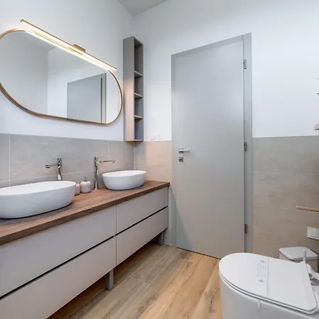 Mirakul, New Modern With Swimming Pool, Close To The Beach, Children Playroom, Quiet Area- By Traveler Tourist Agency Krk - Id 2680 빌라 오미살즈