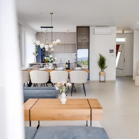 Mirakul, New Modern With Swimming Pool, Close To The Beach, Children Playroom, Quiet Area- By Traveler Tourist Agency Krk - Id 2680 * 오미살즈