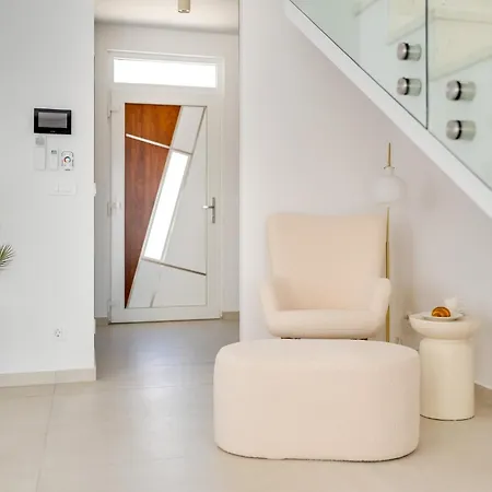 Mirakul, New Modern With Swimming Pool, Close To The Beach, Children Playroom, Quiet Area- By Traveler Tourist Agency Krk - Id 2680