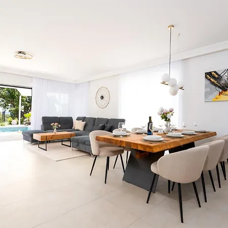 Mirakul, New Modern With Swimming Pool, Close To The Beach, Children Playroom, Quiet Area- By Traveler Tourist Agency Krk - Id 2680 Villa Omišalj