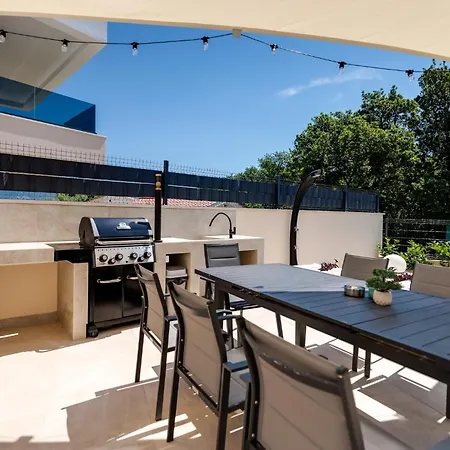Villa Mirakul, New Modern With Swimming Pool, Close To The Beach, Children Playroom, Quiet Area- By Traveler Tourist Agency Krk - Id 2680 Omišalj