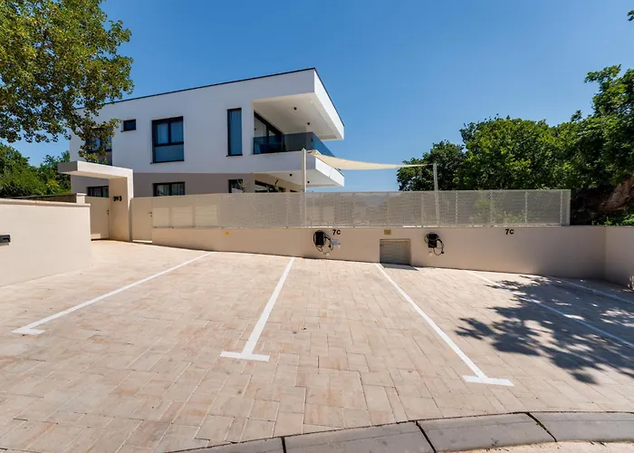 Mirakul, New Modern With Swimming Pool, Close To The Beach, Children Playroom, Quiet Area- By Traveler Tourist Agency Krk - Id 2680 Villa