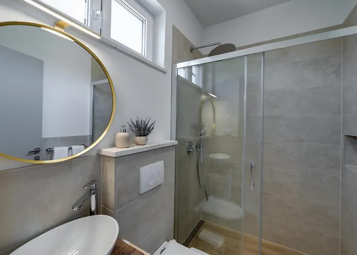 Mirakul, New Modern With Swimming Pool, Close To The Beach, Children Playroom, Quiet Area- By Traveler Tourist Agency Krk - Id 2680 Омишаль