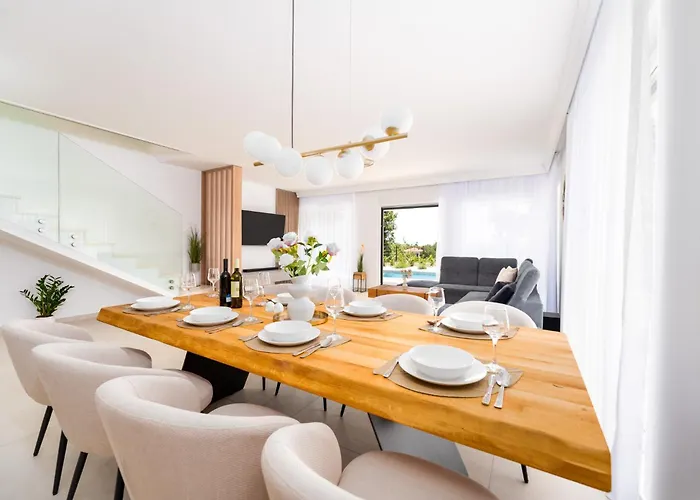 Mirakul, New Modern With Swimming Pool, Close To The Beach, Children Playroom, Quiet Area- By Traveler Tourist Agency Krk - Id 2680 Омишаль