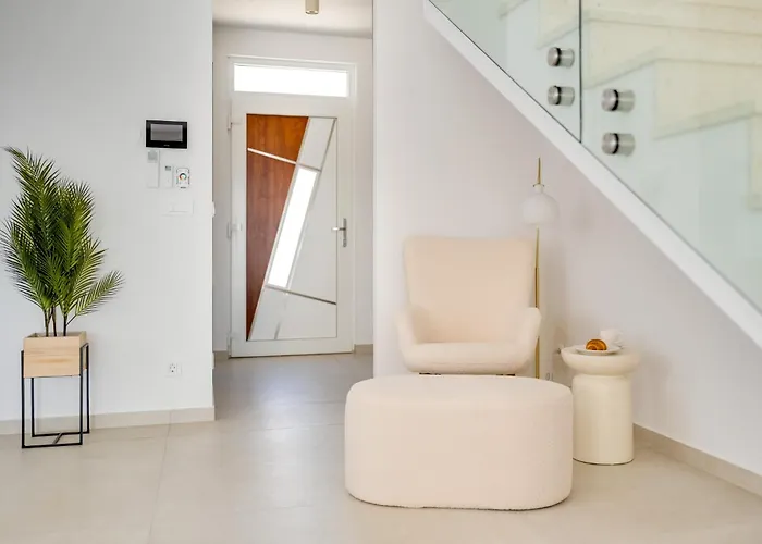 Mirakul, New Modern With Swimming Pool, Close To The Beach, Children Playroom, Quiet Area- By Traveler Tourist Agency Krk - Id 2680