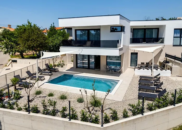 Вилла Mirakul, New Modern With Swimming Pool, Close To The Beach, Children Playroom, Quiet Area- By Traveler Tourist Agency Krk - Id 2680